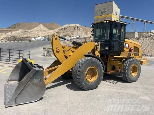 CAT 926M Kolesni nakladalci