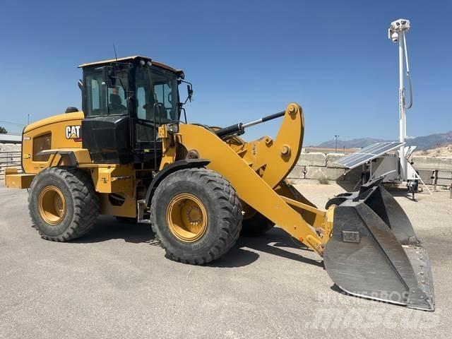 CAT 926M Kolesni nakladalci