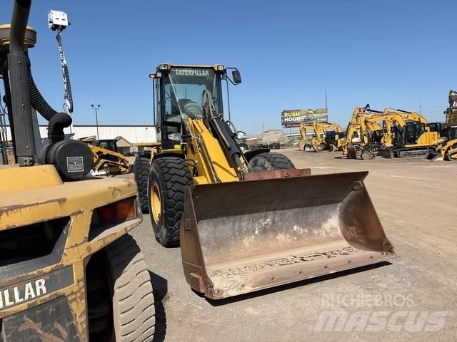 CAT 930G Kolesni nakladalci