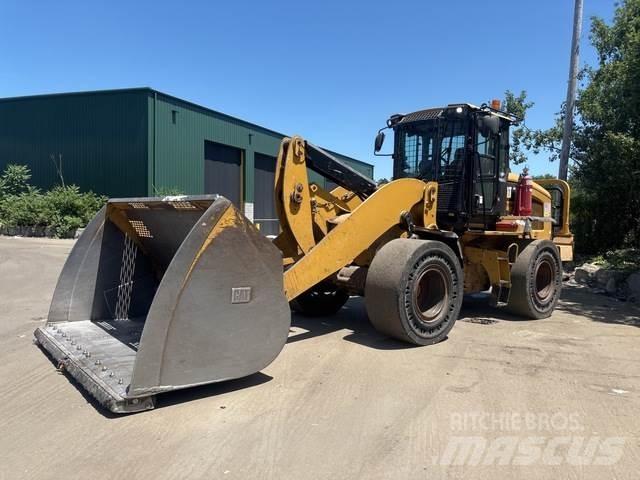 CAT 930K Kolesni nakladalci