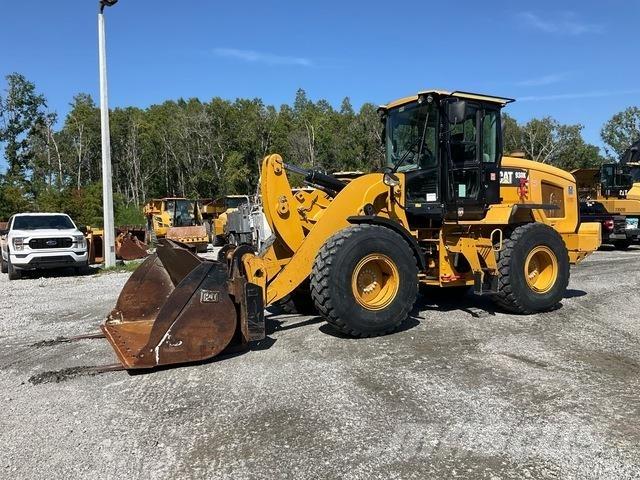 CAT 930K Kolesni nakladalci