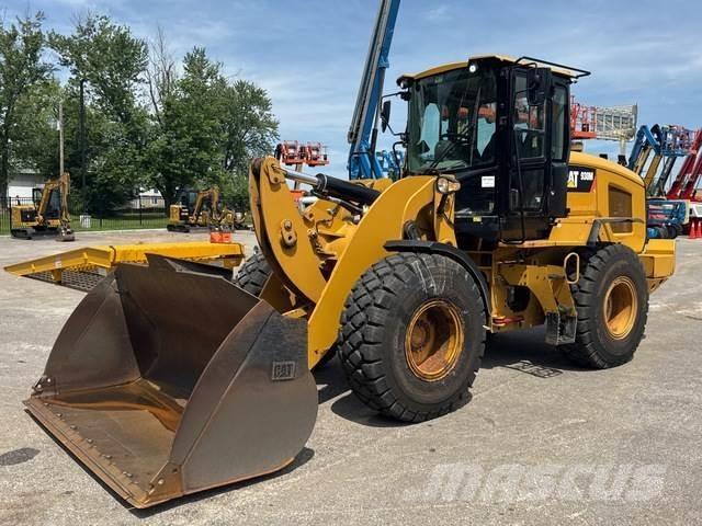 CAT 930M Kolesni nakladalci