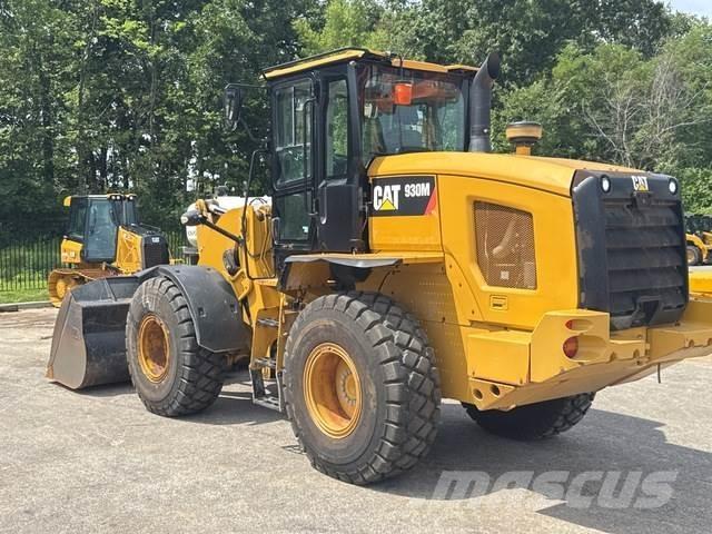 CAT 930M Kolesni nakladalci