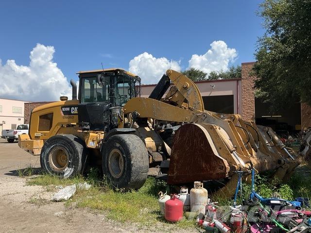 CAT 930M Kolesni nakladalci