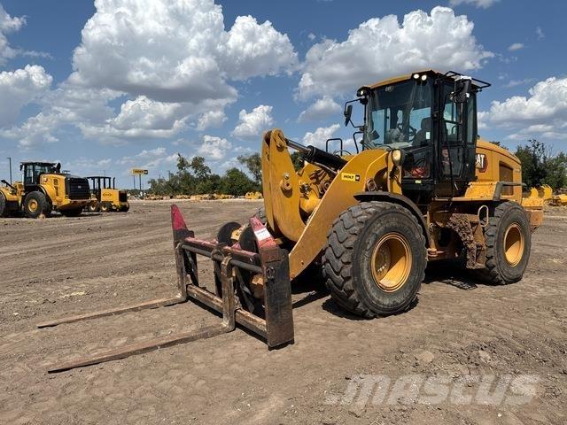 CAT 930M Kolesni nakladalci