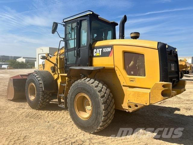 CAT 930M Kolesni nakladalci