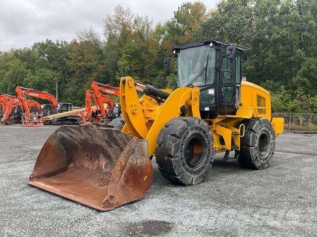 CAT 930M Kolesni nakladalci