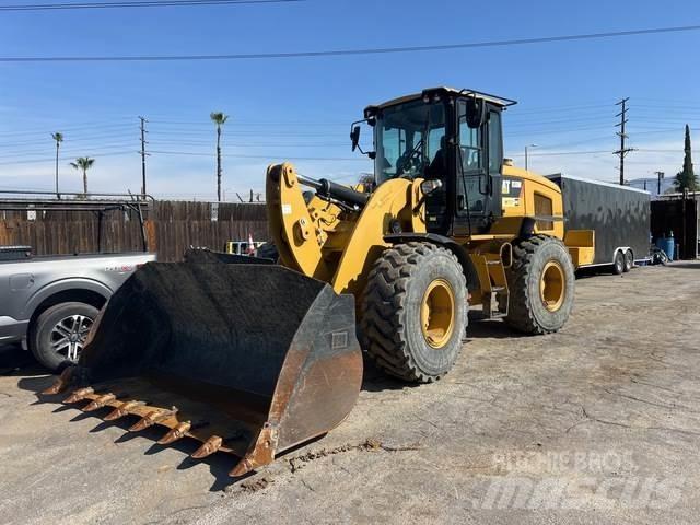 CAT 938M Kolesni nakladalci