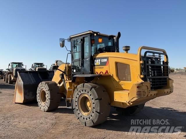 CAT 938M Kolesni nakladalci