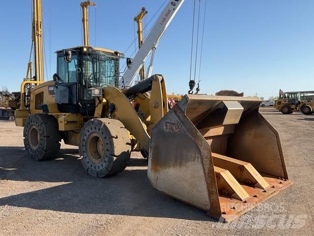 CAT 938M Kolesni nakladalci