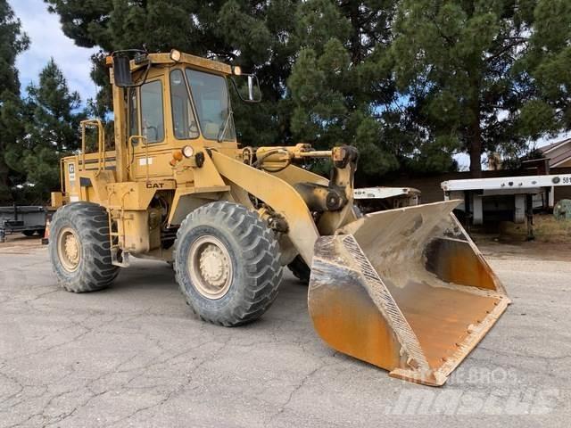 CAT 950B Kolesni nakladalci