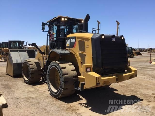 CAT 950M Kolesni nakladalci