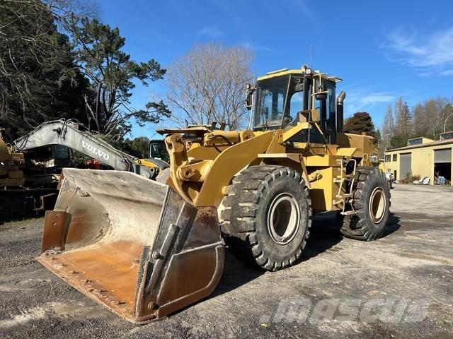 CAT 960 Kolesni nakladalci