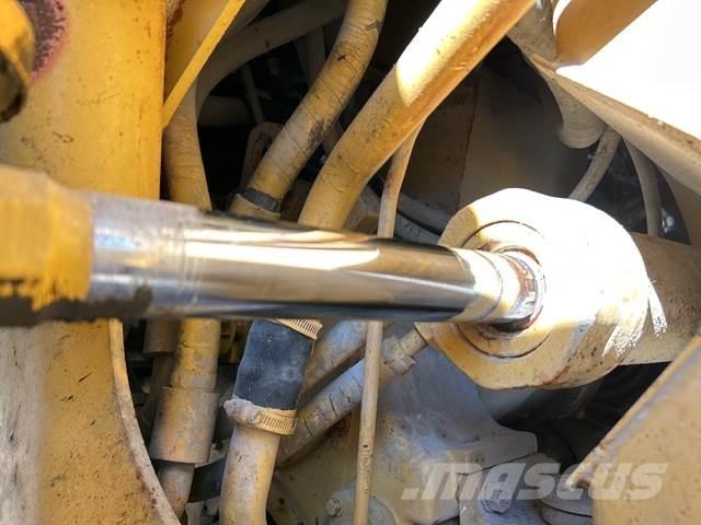 CAT 960 Kolesni nakladalci