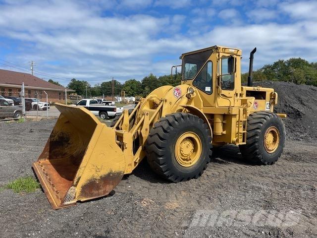 CAT 966C Kolesni nakladalci