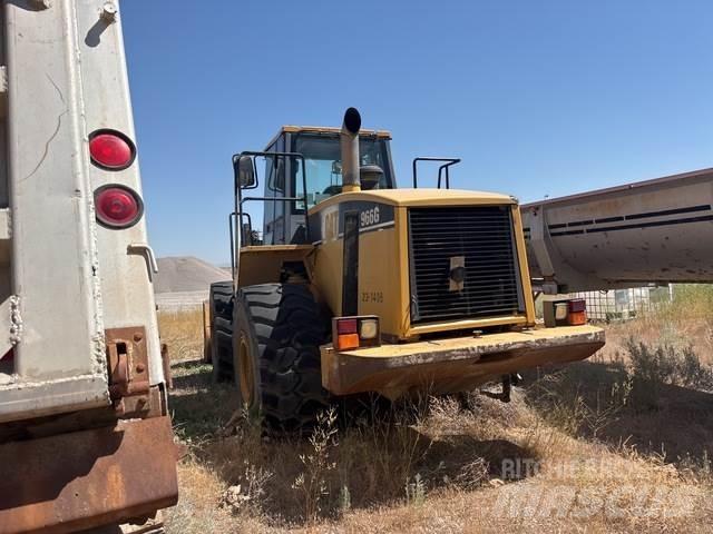 CAT 966G Kolesni nakladalci