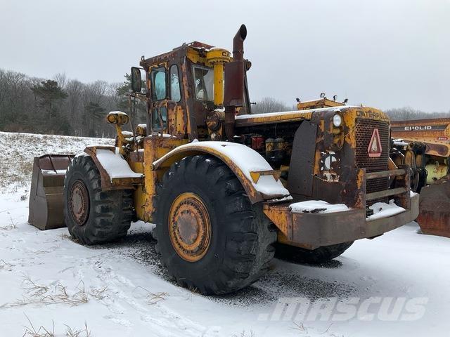 CAT 988 Kolesni nakladalci