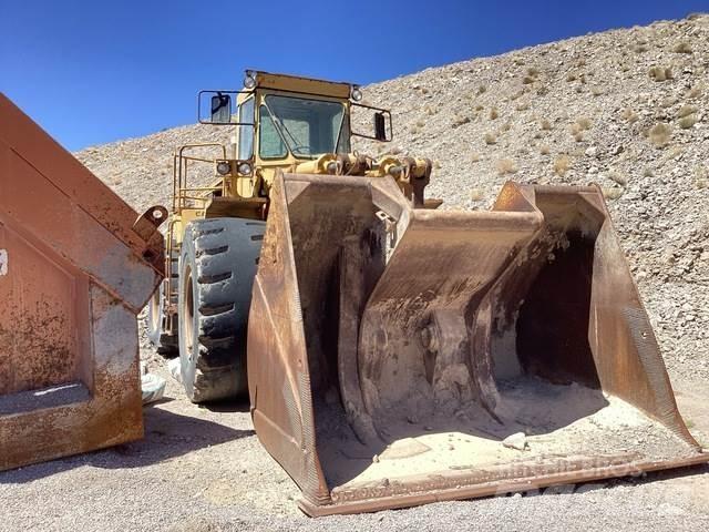 CAT 988B Kolesni nakladalci