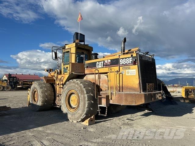 CAT 988F Kolesni nakladalci
