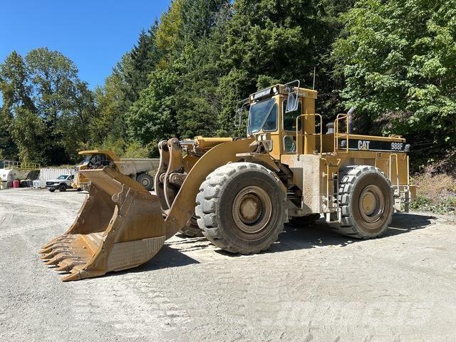 CAT 988F Kolesni nakladalci