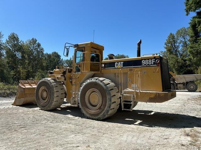 CAT 988F Kolesni nakladalci