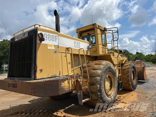 CAT 988F Kolesni nakladalci