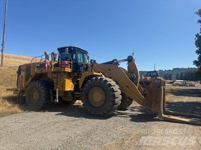 CAT 988K Kolesni nakladalci