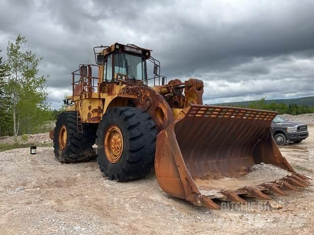 CAT 990 Kolesni nakladalci