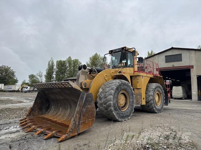 CAT 990 Kolesni nakladalci