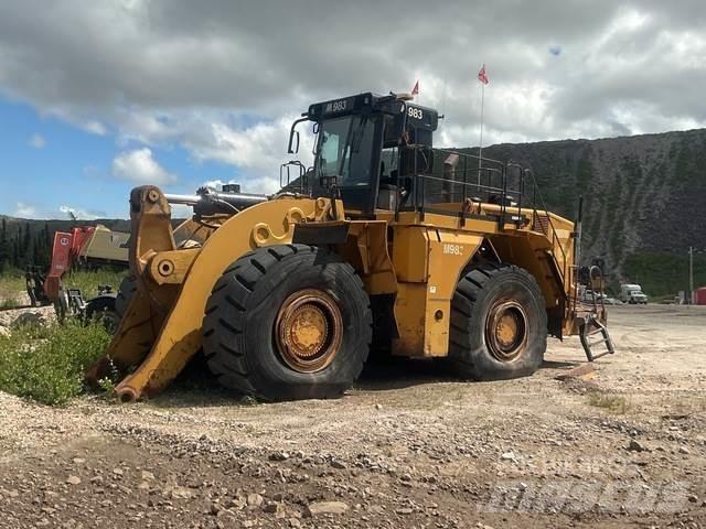 CAT 990H Kolesni nakladalci