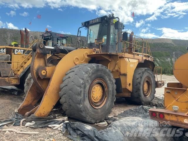 CAT 990H Kolesni nakladalci