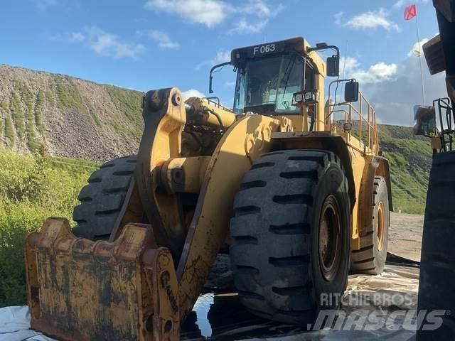 CAT 990H Kolesni nakladalci