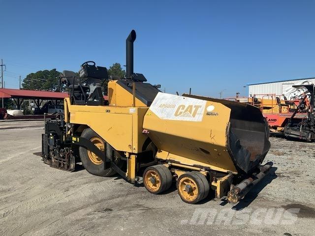 CAT AP-600D Asfaltni finišerji