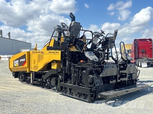 CAT AP1055F Asfaltni finišerji