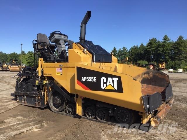 CAT AP555E Asfaltni finišerji