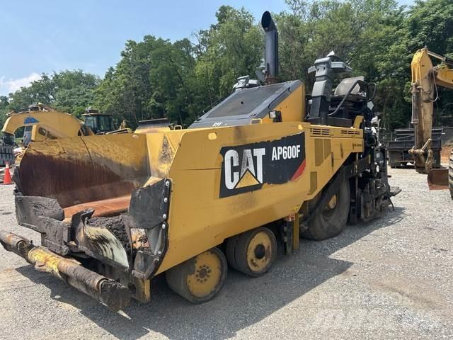 CAT AP600F Asfaltni finišerji