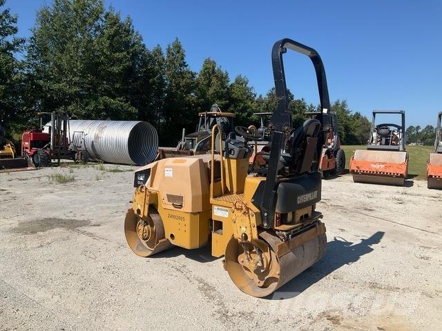 CAT CB24 Dvojni valjarji