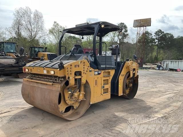 CAT CB66B Dvojni valjarji