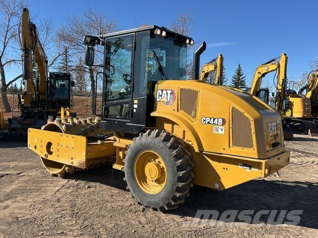 CAT CP44B Enojni valjarji