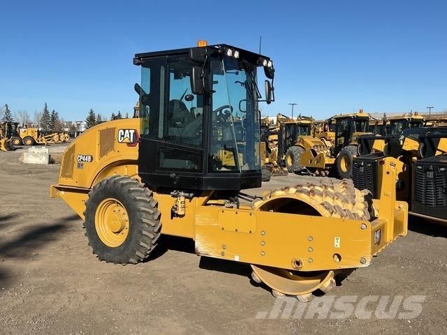 CAT CP44B Enojni valjarji