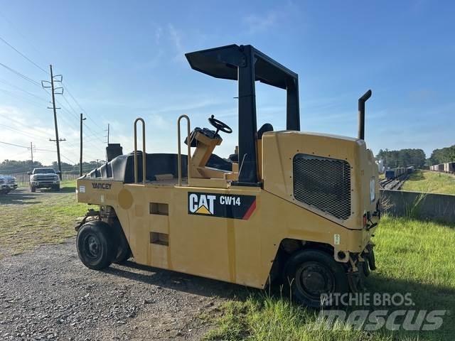 CAT CW14 Kolesni valjarji s pnevmatikami