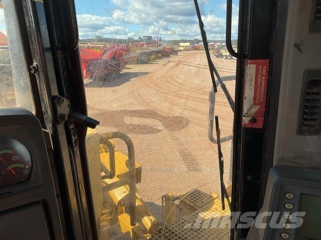 CAT D10T Buldožerji goseničarji