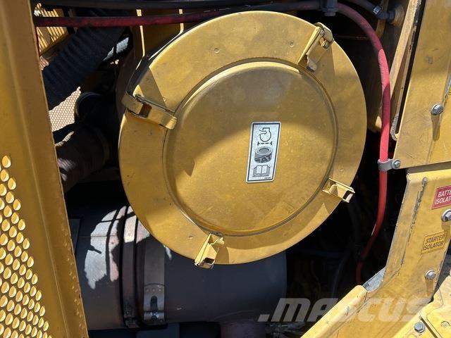 CAT D11T Buldožerji goseničarji