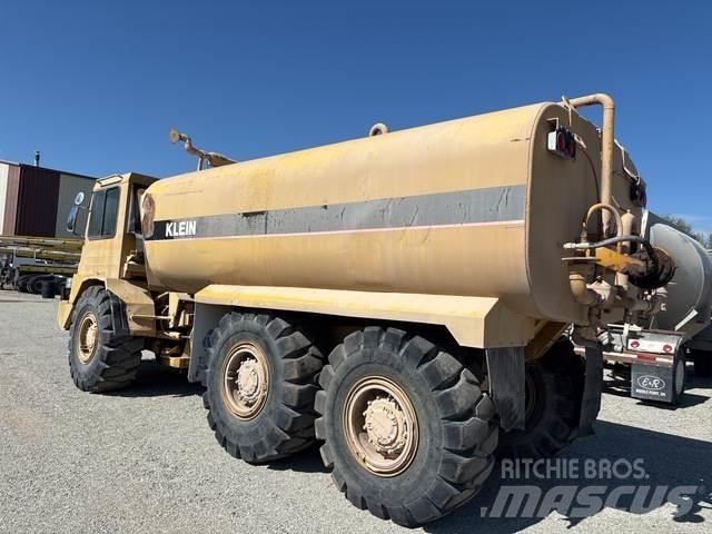 CAT D250 Tovornjaki za vodo