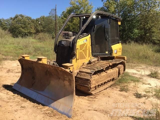 CAT D3 Buldožerji goseničarji