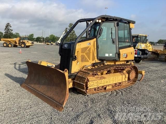 CAT D3 Buldožerji goseničarji