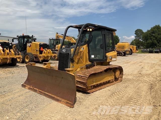 CAT D3 Buldožerji goseničarji
