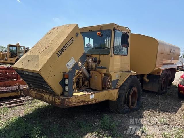 CAT D300D Tovornjaki za vodo