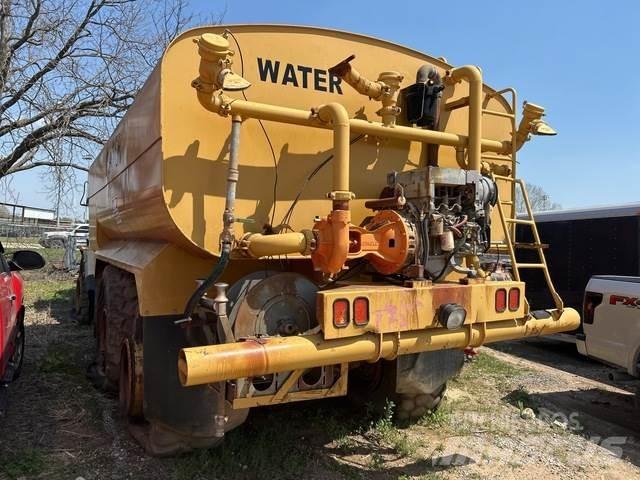 CAT D300D Tovornjaki za vodo
