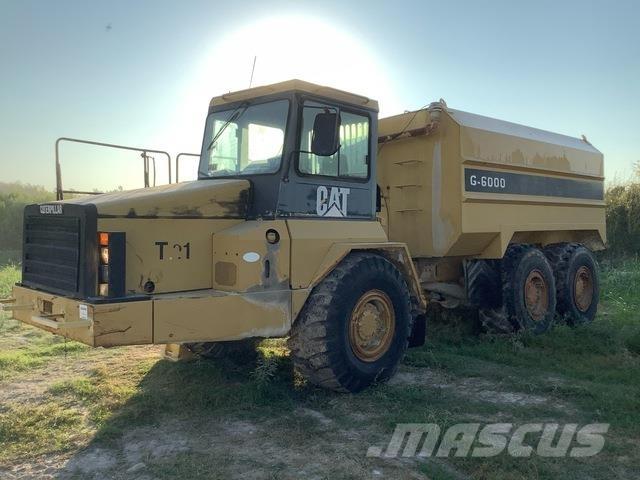 CAT D300E Tovornjaki za vodo